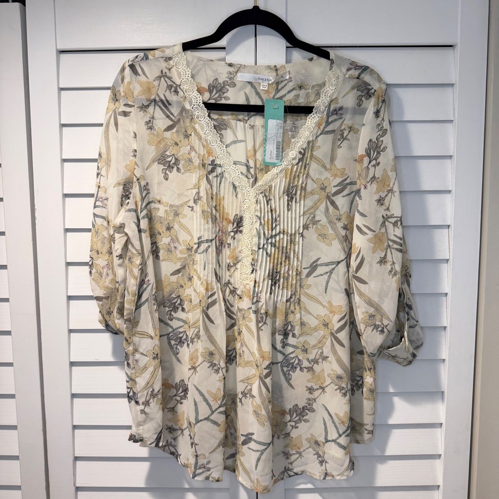 Fun 2 Fun Willow Lace Detail Blouse Off White Floral Print Pleated V Neck XL New